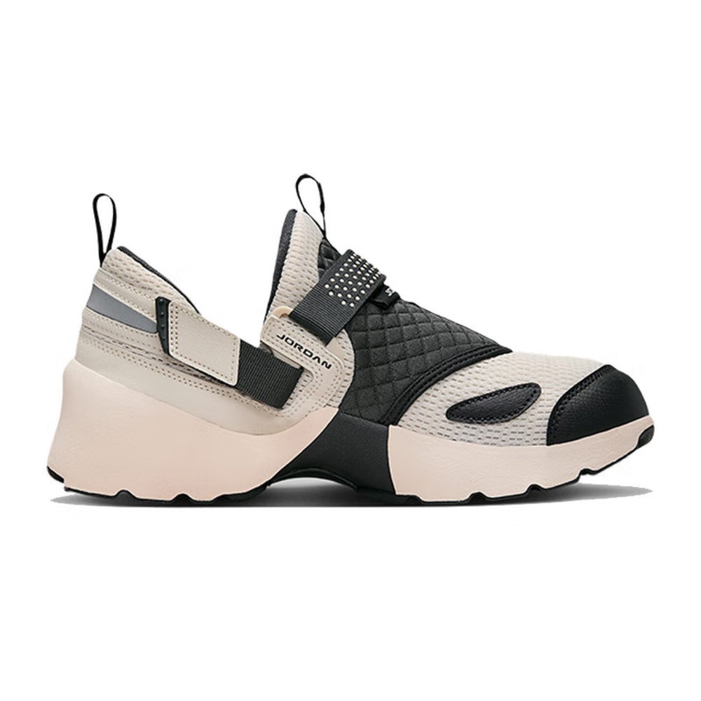 Nike TRUNNER LX: Stylish, Vers - Women Shoes Running Nike review and price